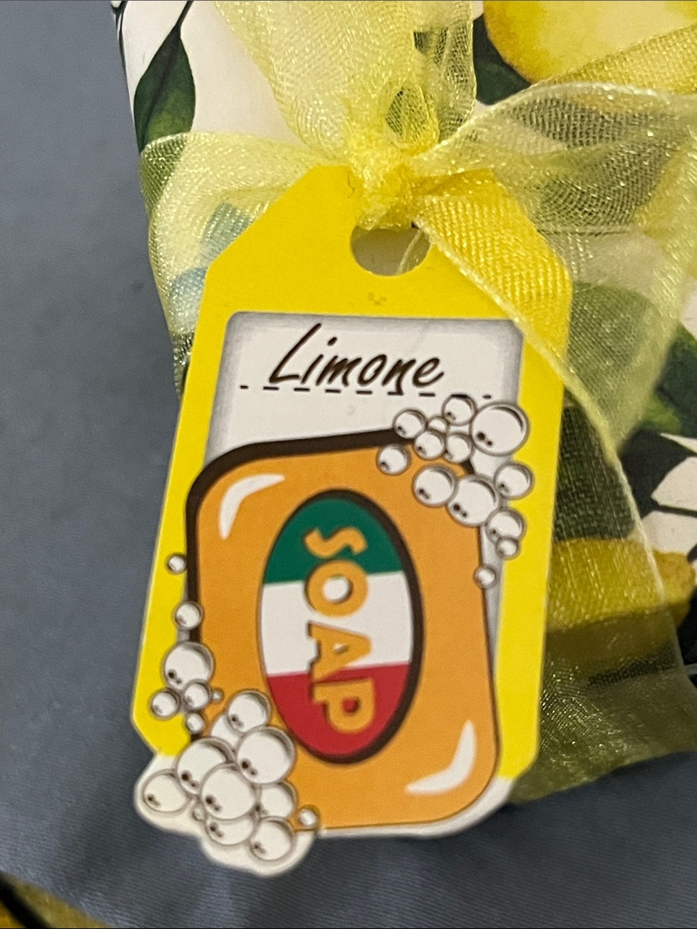 #4 - Limone Lemon Soap Three Pack from Rome - Picture 2 of 4